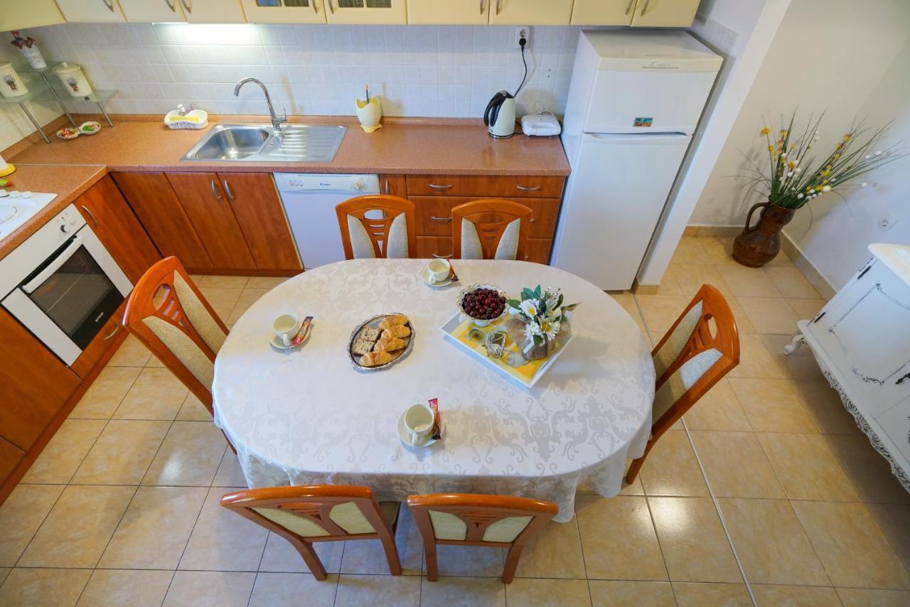 Apartment Jardin With Free Cowered Parking Zadar Exterior foto