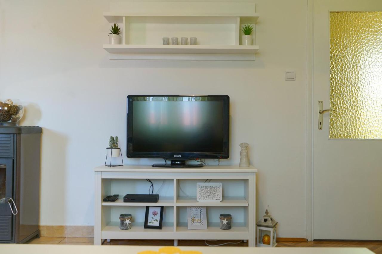 Apartment Jardin With Free Cowered Parking Zadar Exterior foto