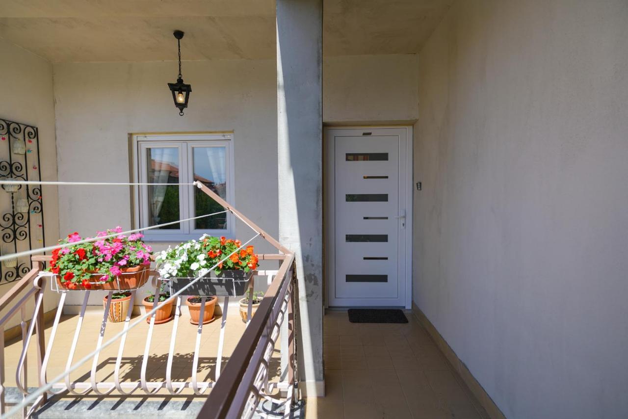 Apartment Jardin With Free Cowered Parking Zadar Exterior foto